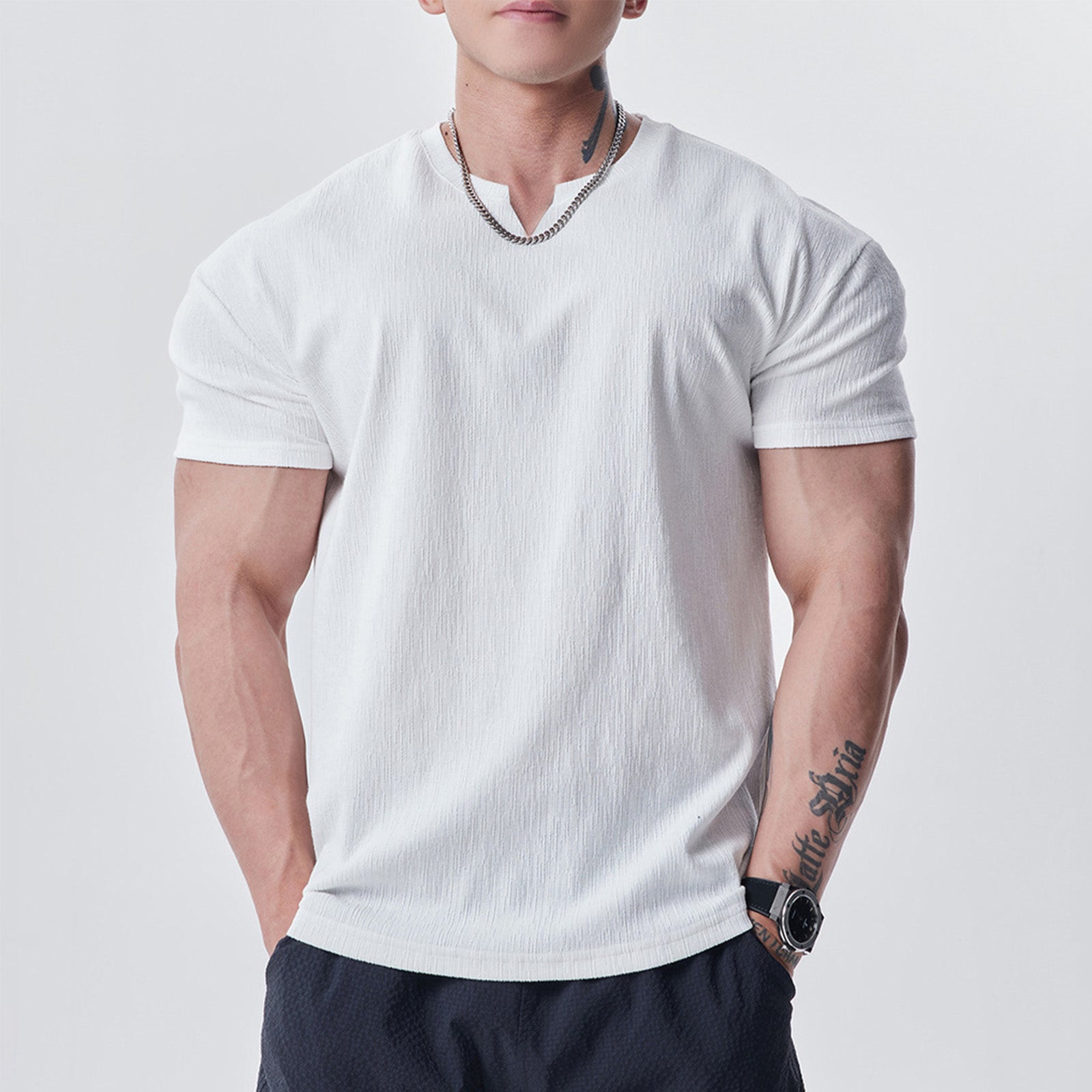 High-End Textured Breathable Solid V-Neck Short-Sleeve T-Shirt