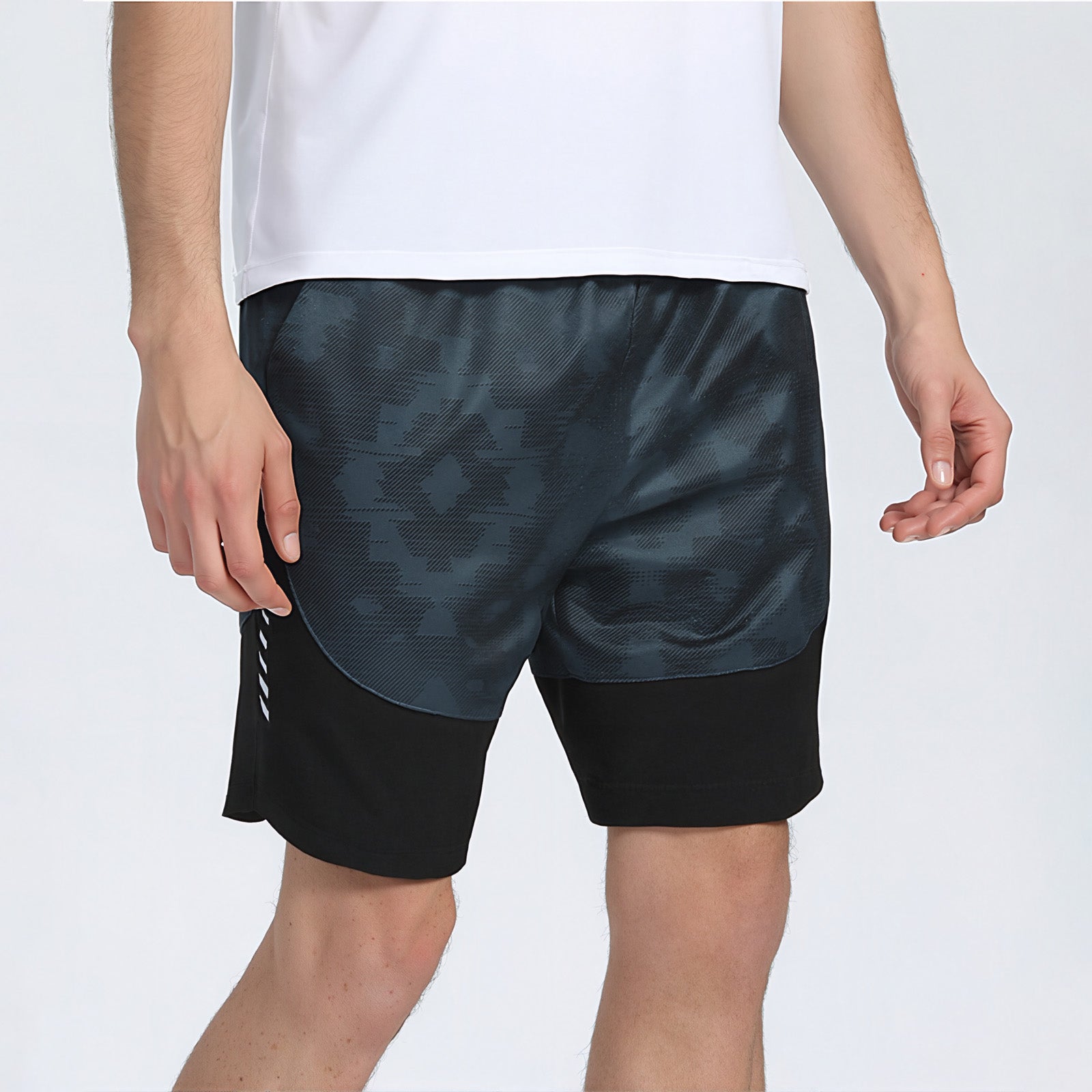 Color-Blocked Breathable Mid-Waist Five-Point Shorts