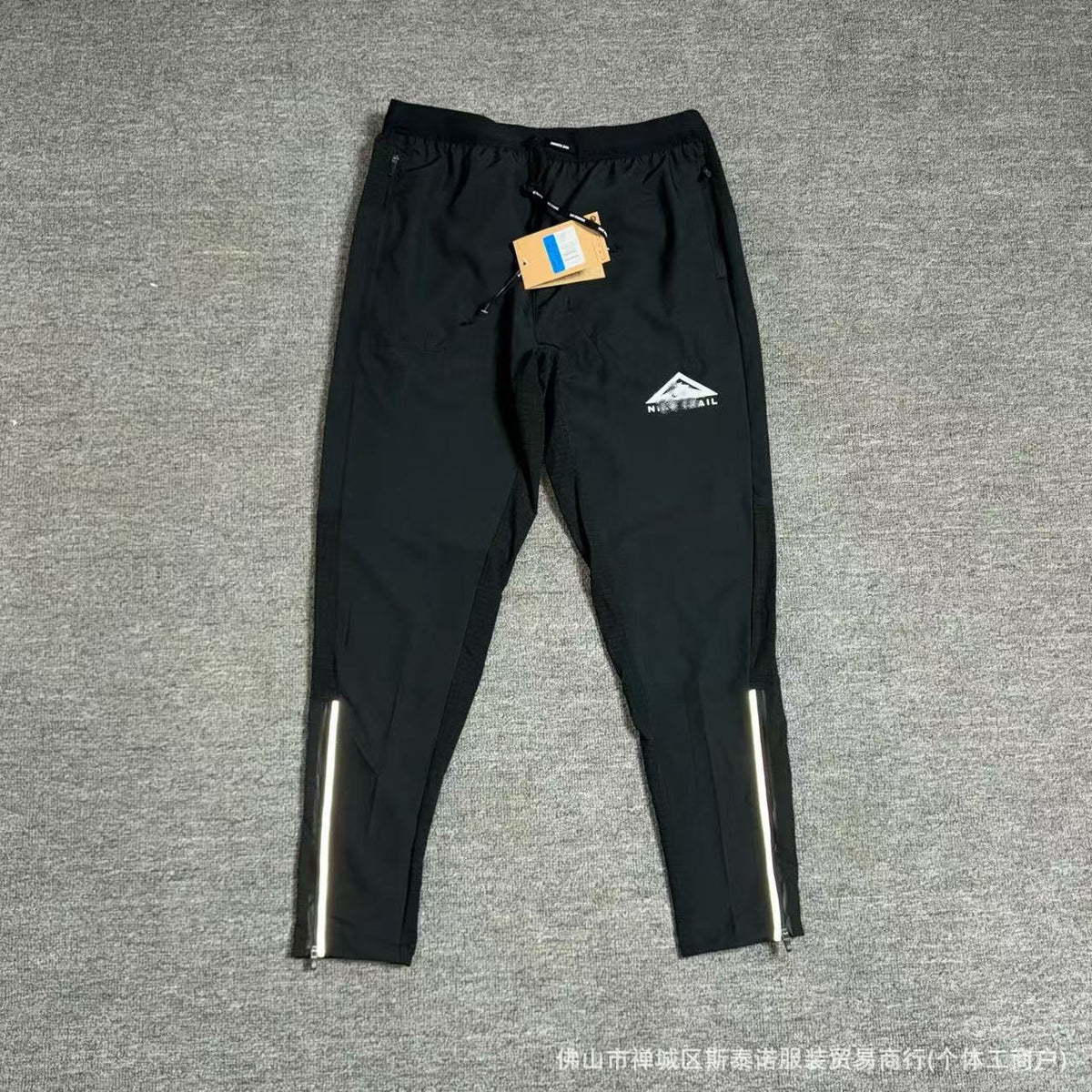 Loose-Fit Hooded Sweatshirt for Running and Outdoor Activities