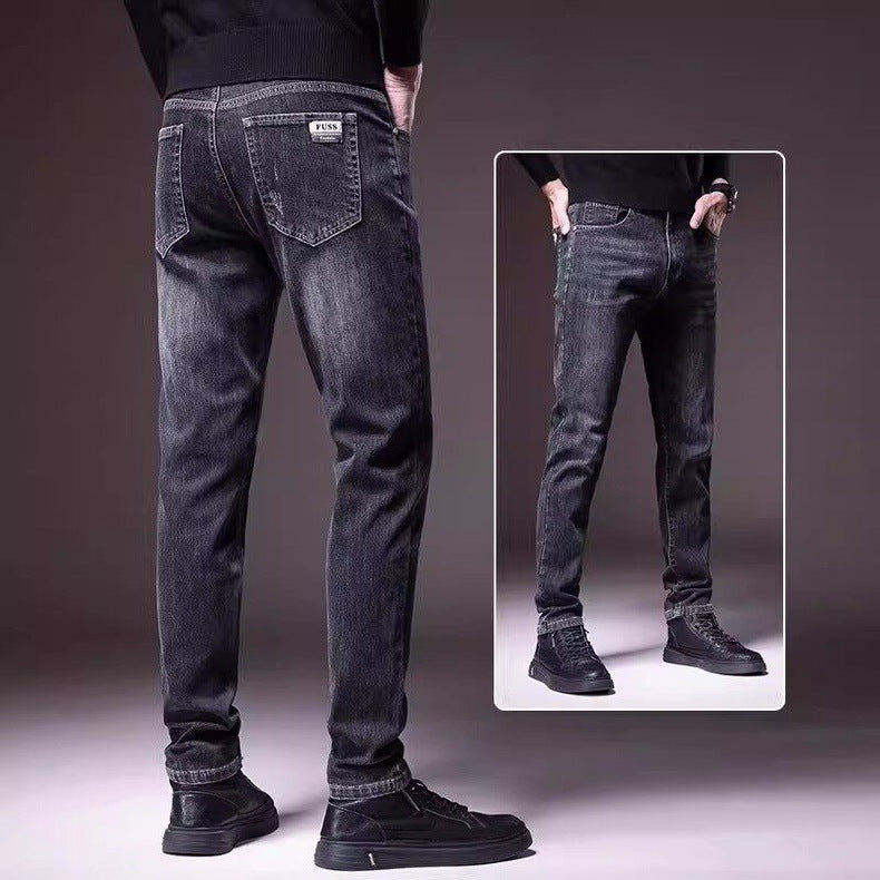 Lightweight stretch denim jeans with slim fit and tapered leg