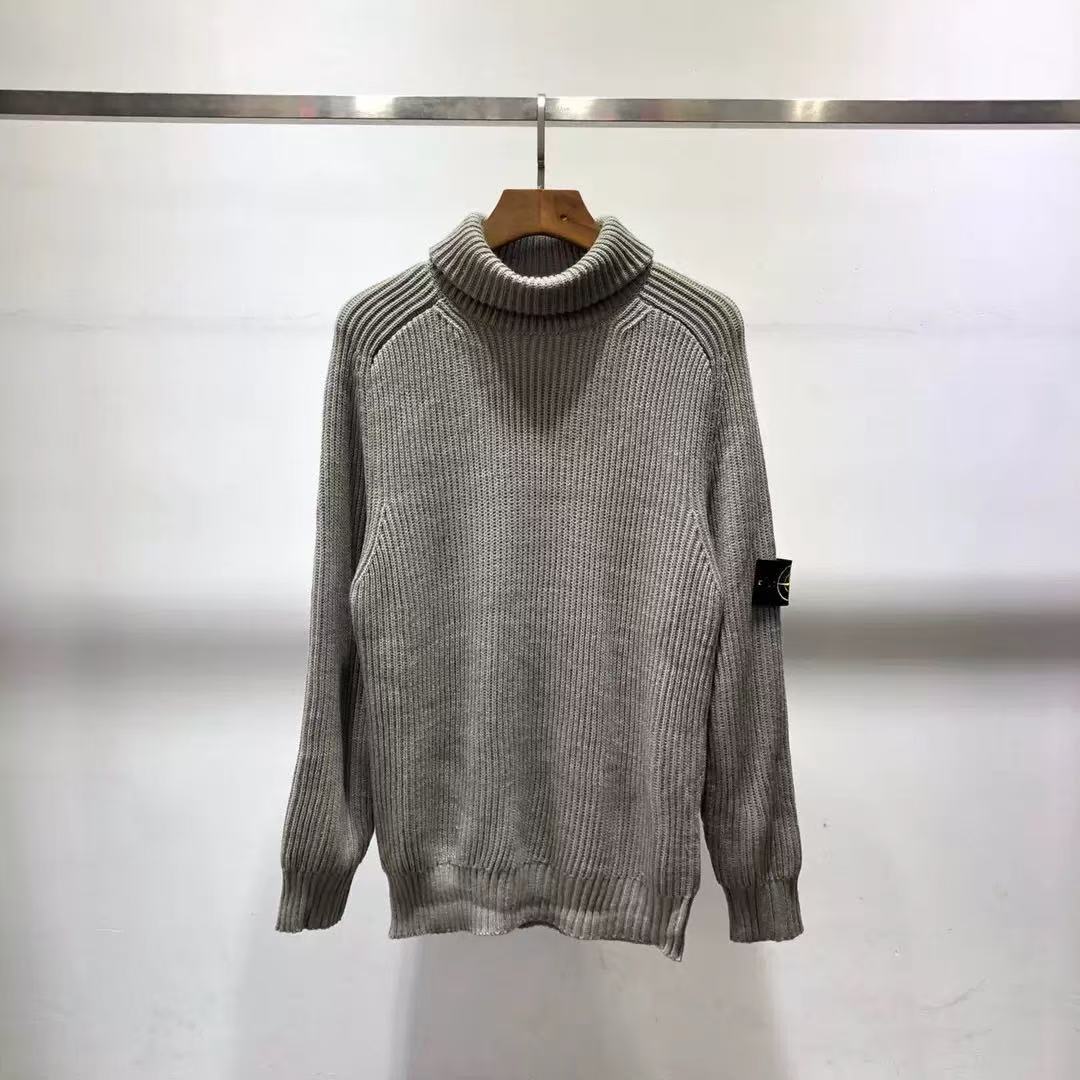 Ribbed Wool Crew Neck Sweatshirt in Light Gray with Embroidered Sleeve Detail