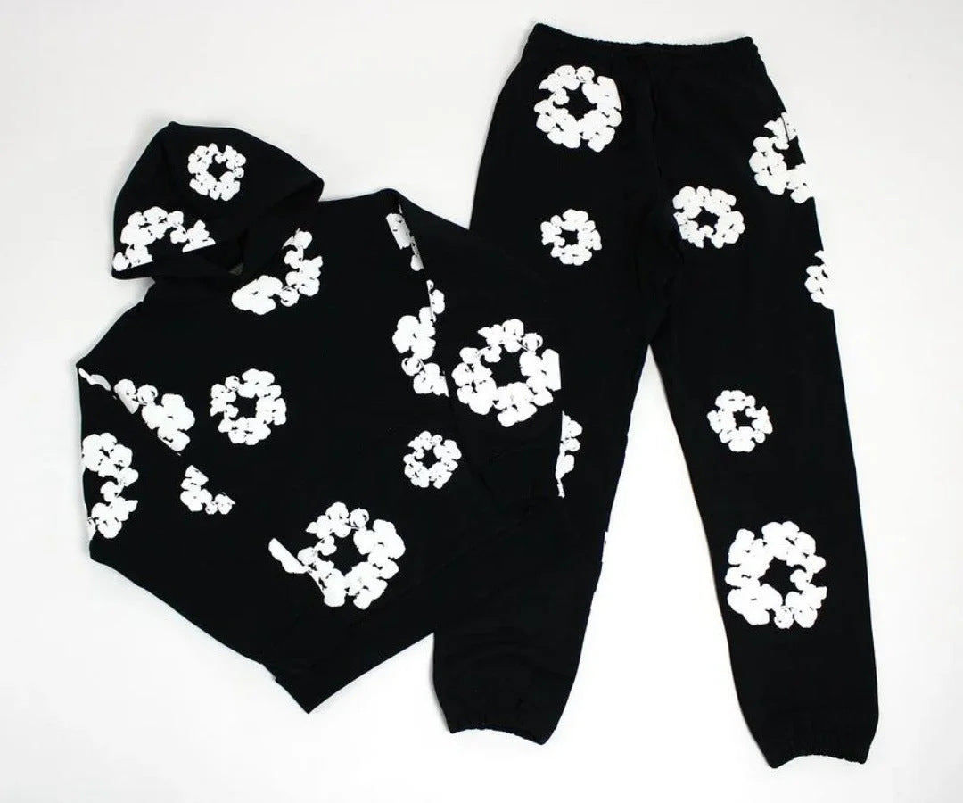 Floral foam-print pullover hoodie with hood and relaxed fit