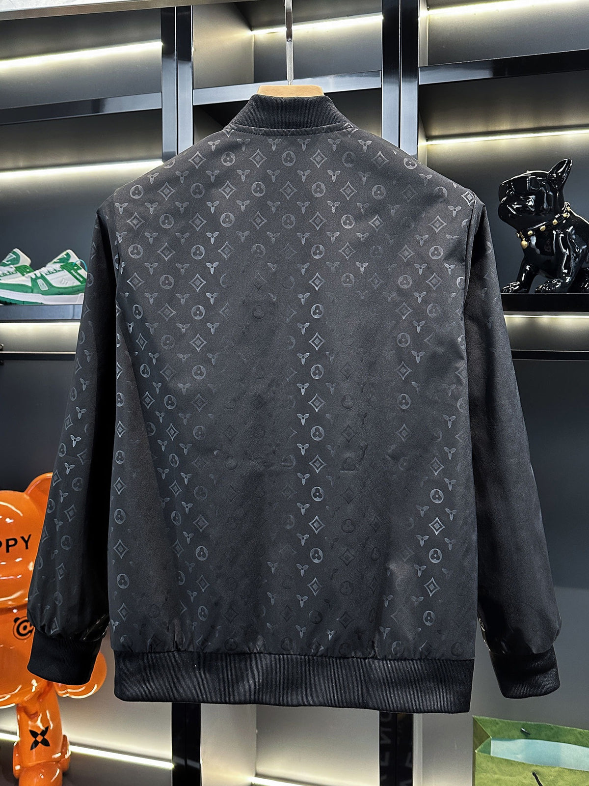 Black Relaxed-Fit Cotton Sweatshirt with Ribbed Cuffs and Hem
