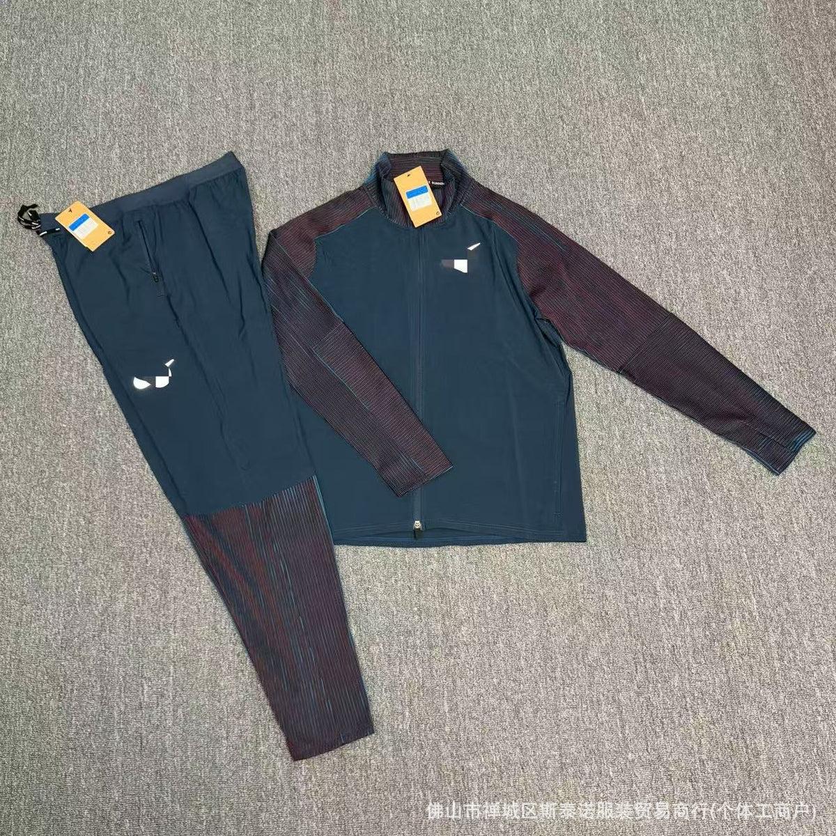 Loose-Fit Hooded Sweatshirt for Running and Outdoor Activities
