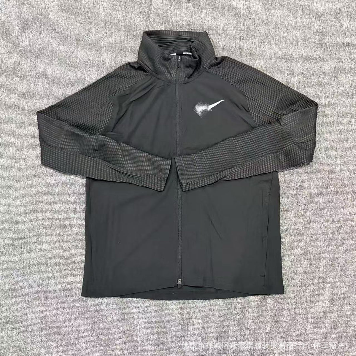 Loose-Fit Hooded Sweatshirt for Running and Outdoor Activities