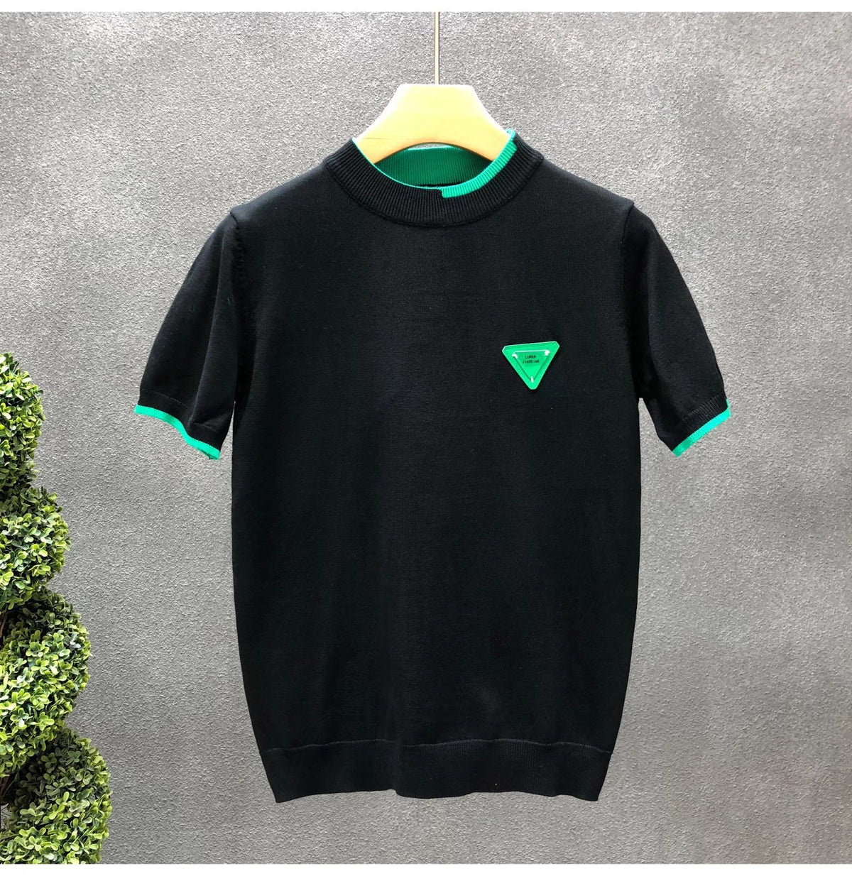 White Black Green Relaxed-Fit Knit Sweater with Ribbed Crew Neck