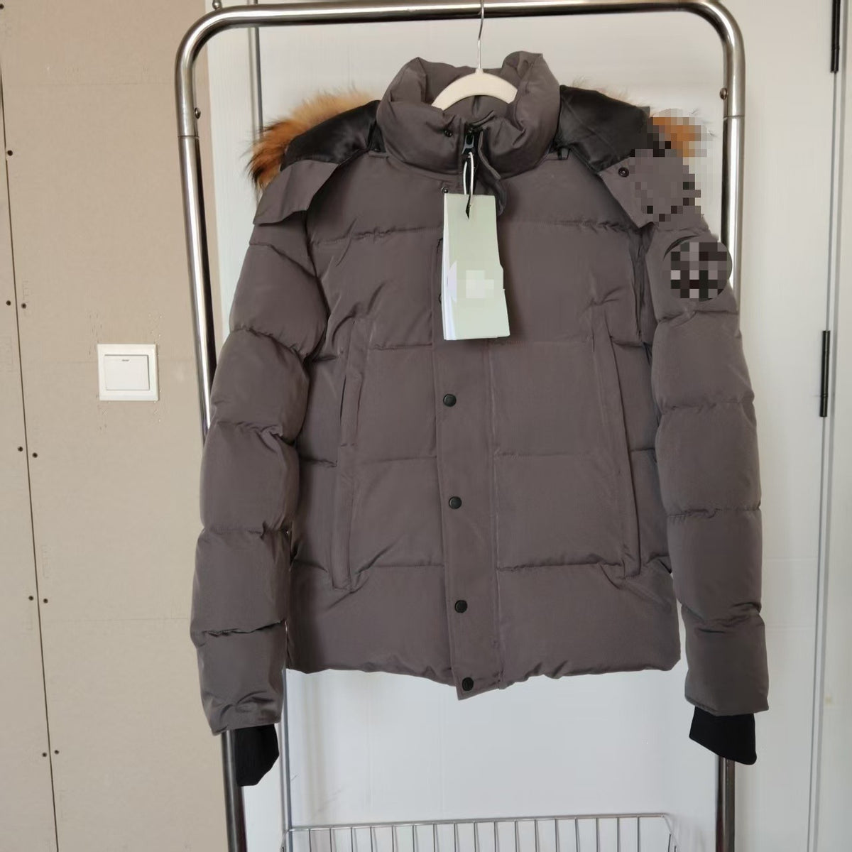 Label Dark Gray color