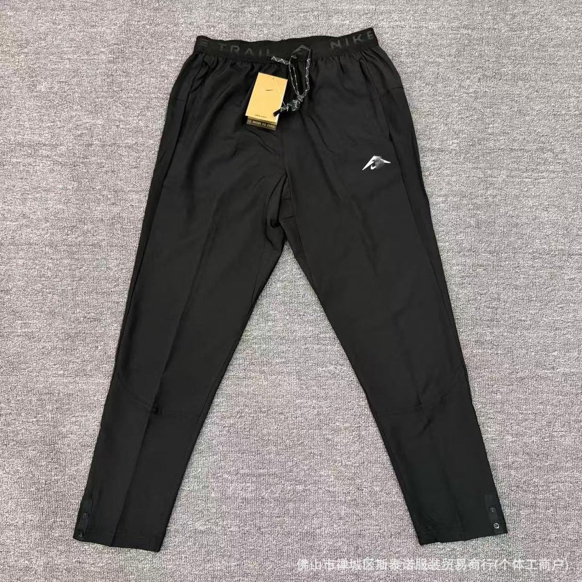 Loose-Fit Hooded Sweatshirt for Running and Outdoor Activities