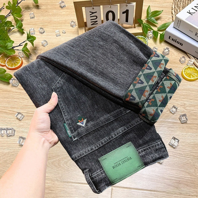 Lightweight stretch denim jeans with slim fit and tapered leg