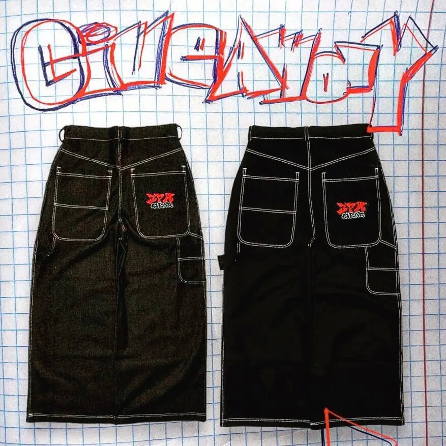 Baggy denim jeans with embroidered back pocket graphics