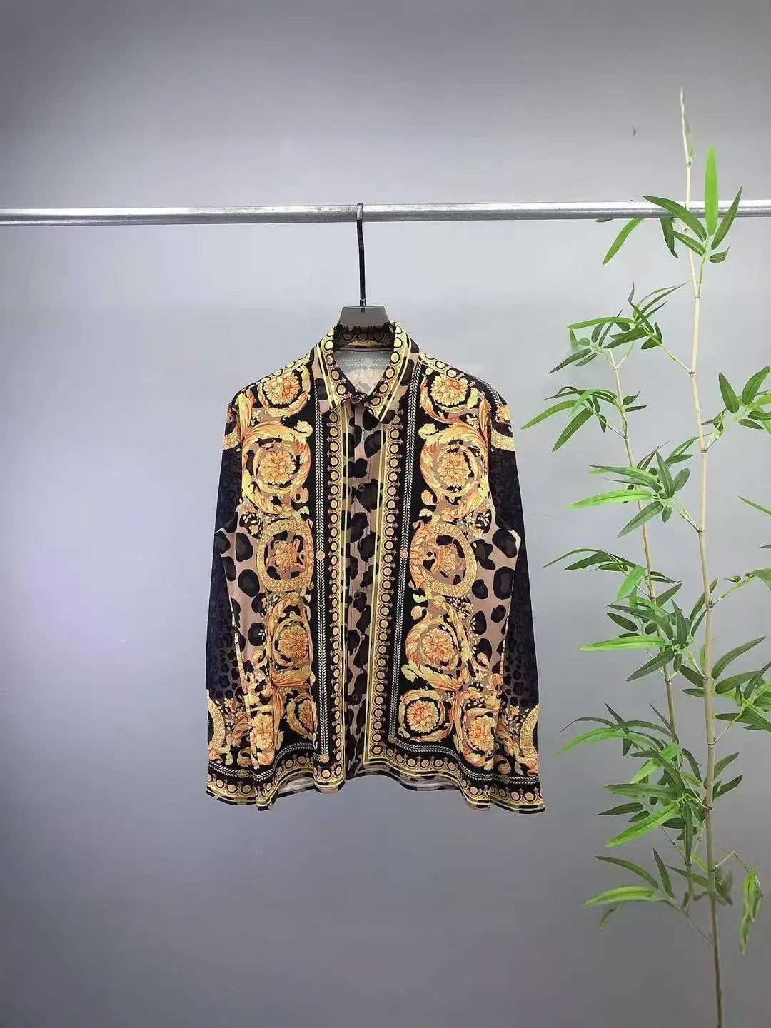 Baroque-print short-sleeve shirt with 3D lapel detail