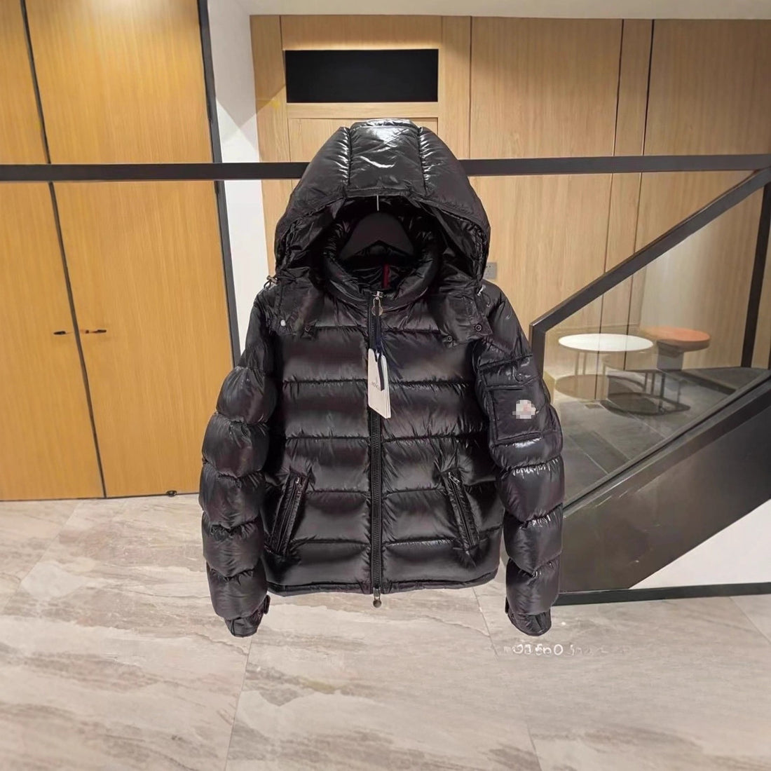 Moulded Hooded Maya Down Vest, White Duck Down High-end Unisex Camisole, Glossy