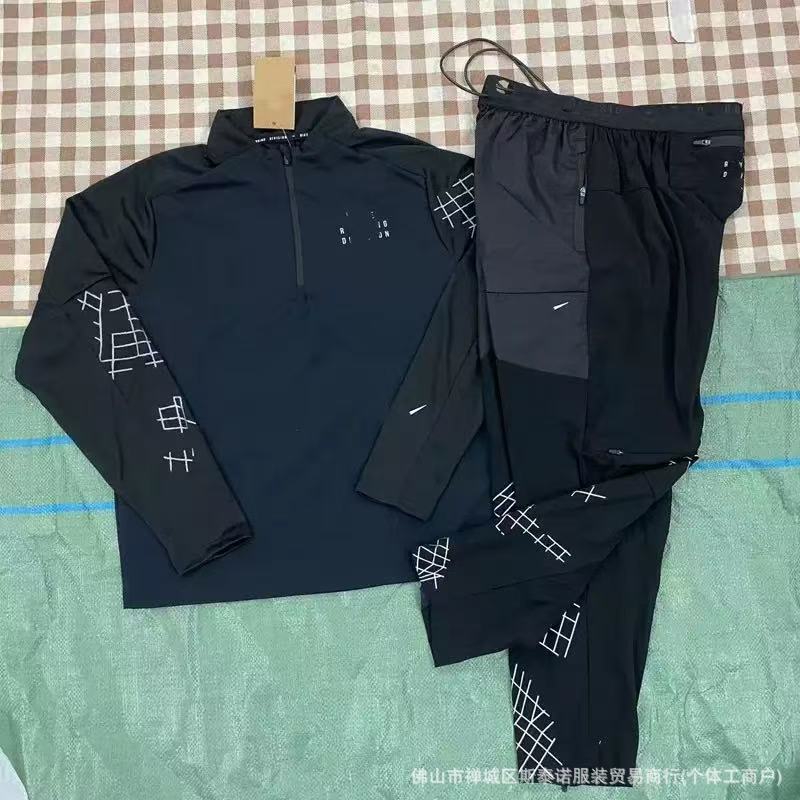 Loose-Fit Hooded Sweatshirt for Running and Outdoor Activities