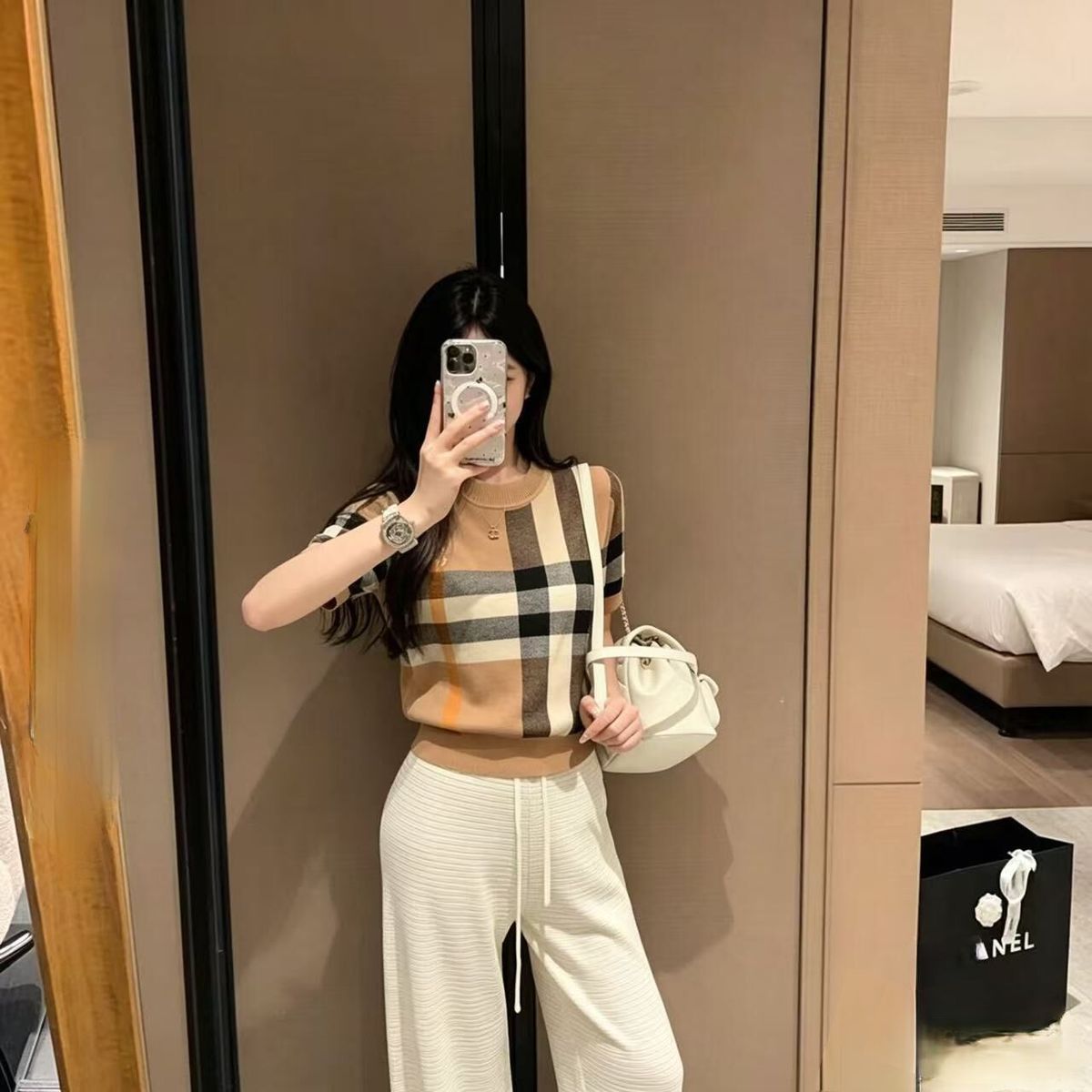 New High-end British Style Women's Knit Plaid Color-block Round Neck Top, V