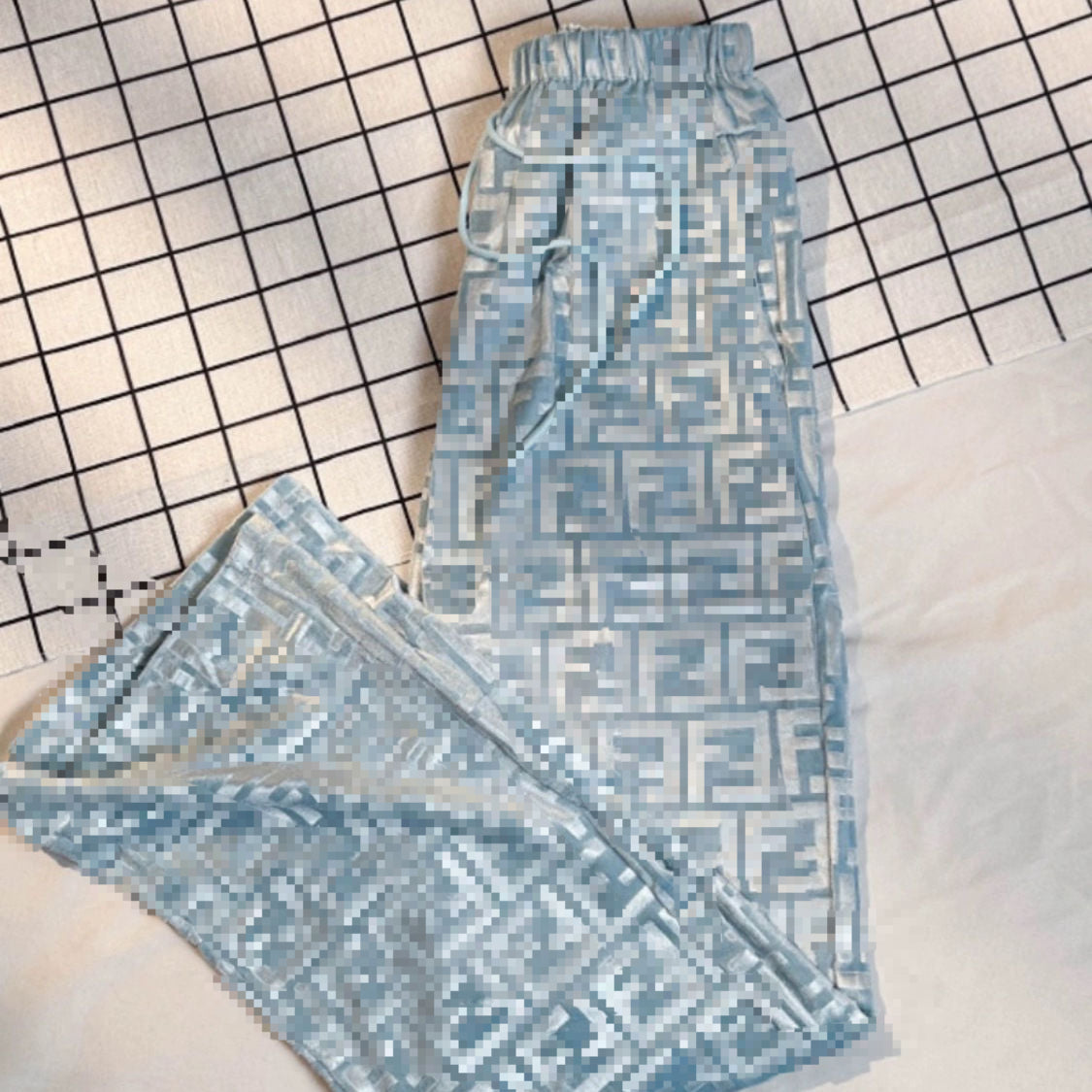 The New Spring And Autumn Collection Of Velvet Women's Wear Features High-end, D