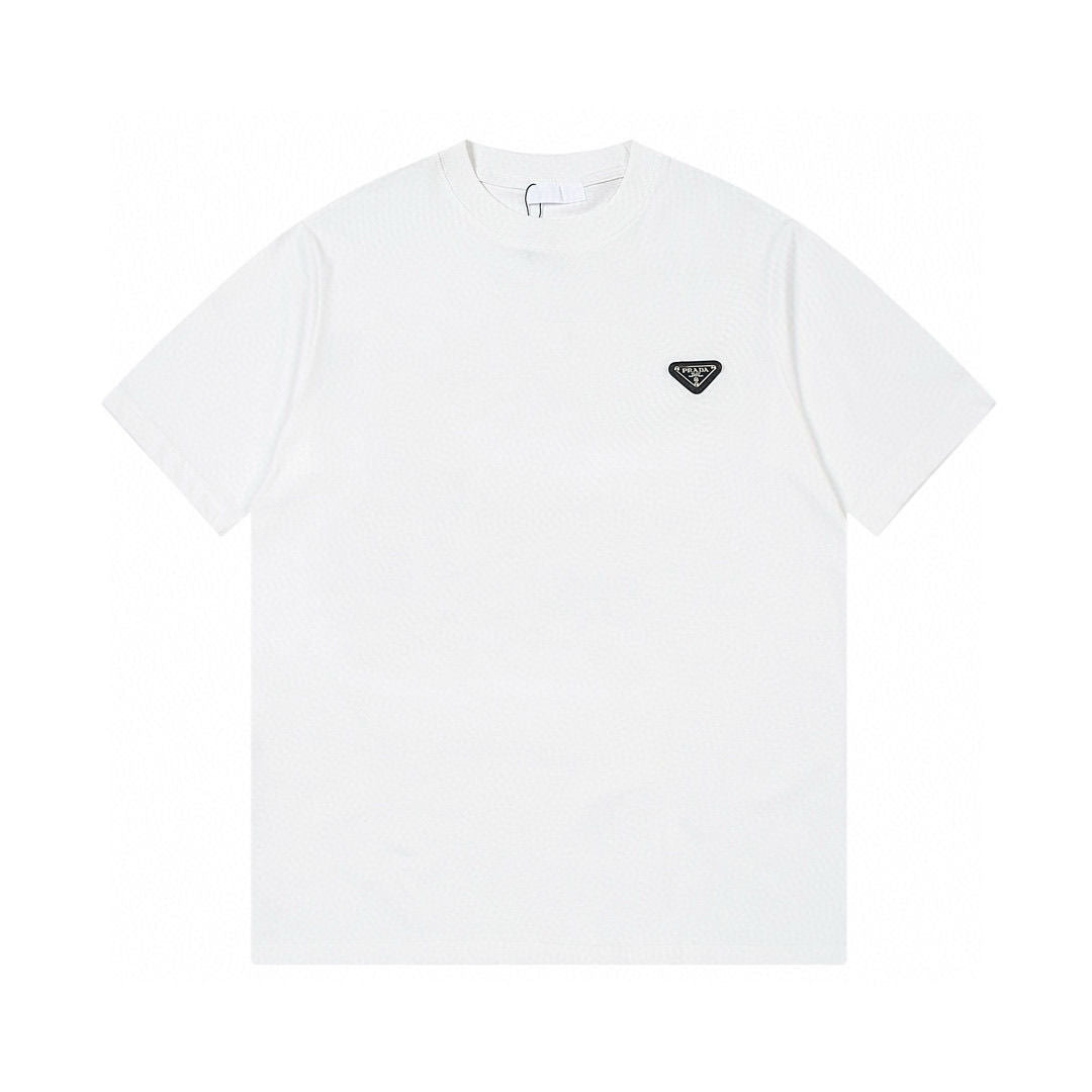Men's Black Loose-Fit Short Sleeve Crew Neck T-Shirt with Small Triangle Logo Badge on Chest, Wide-Cut Casual Summer Tee