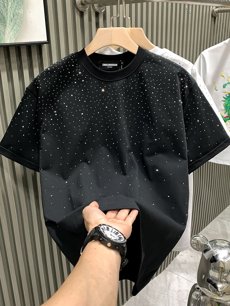 Black or white oversized ribbed-collar t-shirt with star speckles