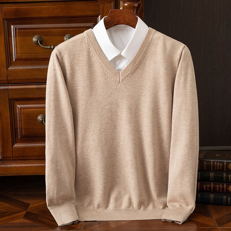 V-neck knit pullover sweater for autumn and winter